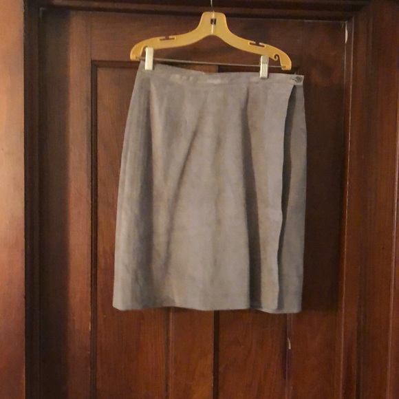 Gap Grey Suede wrap skirt - Size 10 - Picture 13 of 15